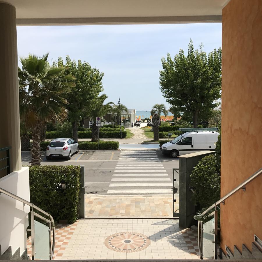 Hotel Atlas Alba Adriatica Exterior photo