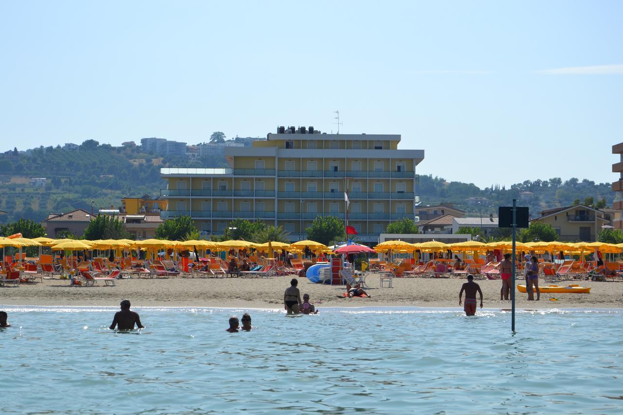Hotel Atlas Alba Adriatica Exterior photo