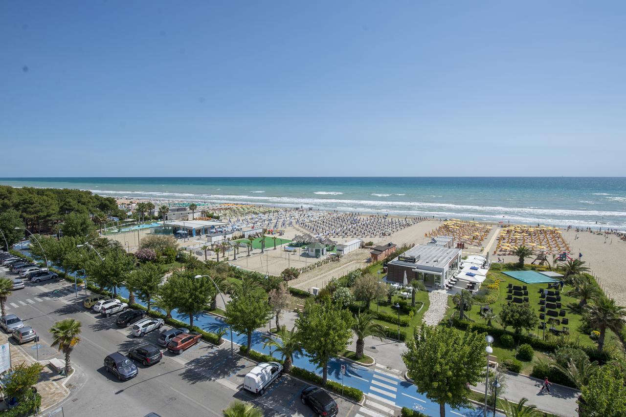 Hotel Atlas Alba Adriatica Exterior photo